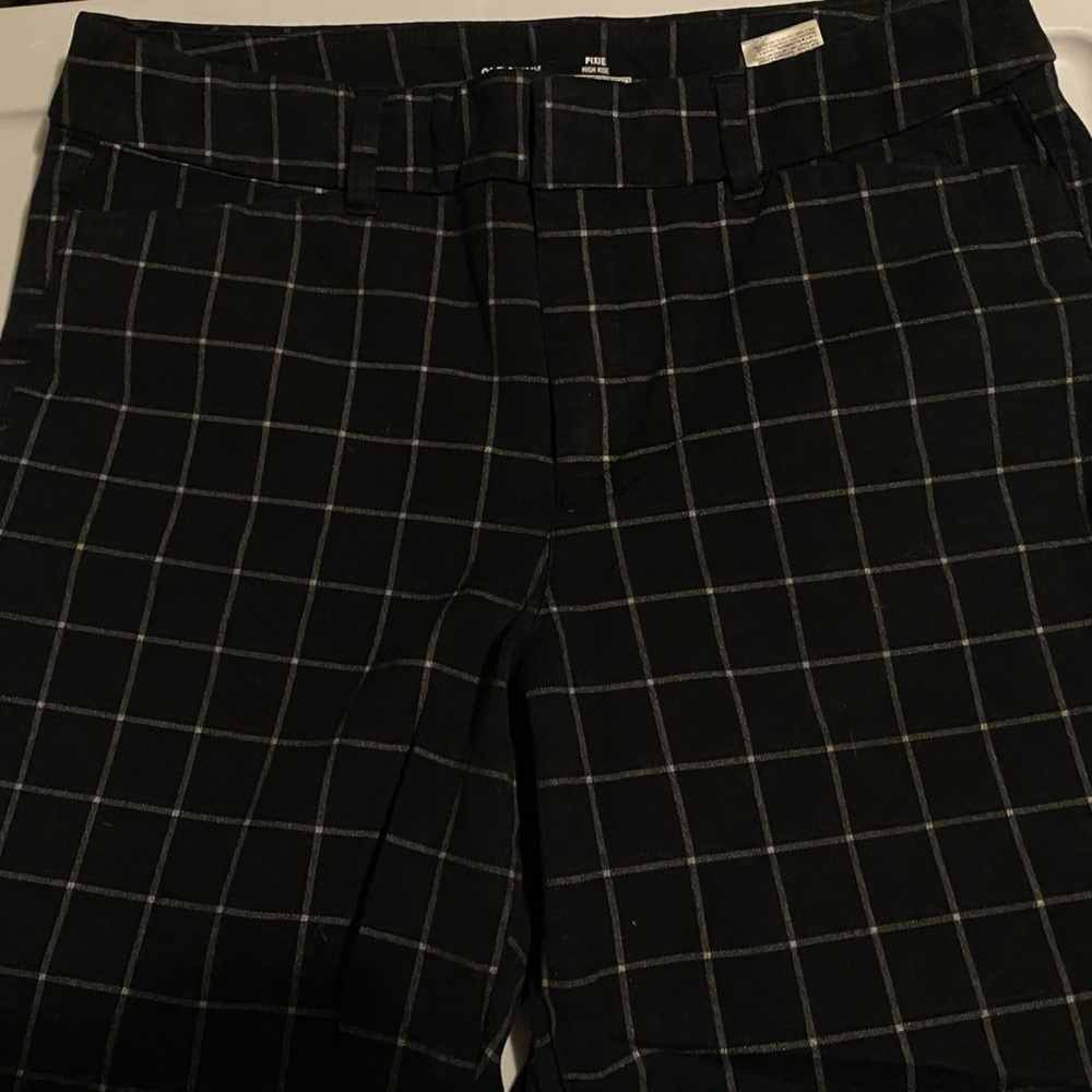 Old Navy Black and white stripped “Pixie” style High waisted pants